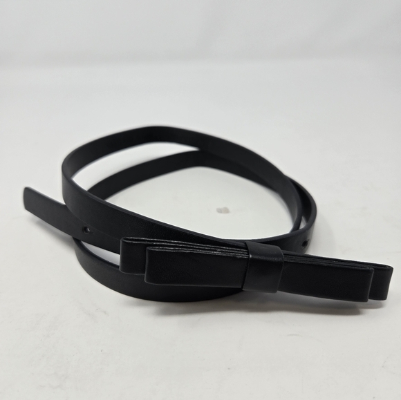 H&M BLACK SKINNY FAUX LEATHET BOW FRONT BELT ONE PRONG CLOSURE WOMEN OS - Picture 3 of 12